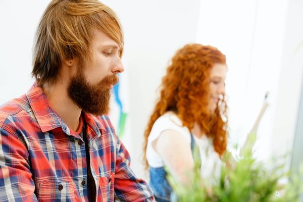 En quoi les espaces de co-working créatifs stimulent-ils l'innovation artistique ?